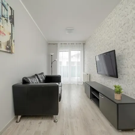 Near The River With Balcony And Free Garage By Renters Wrocław