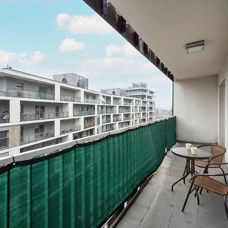 Near The River With Balcony And Free Garage By Renters Appartement