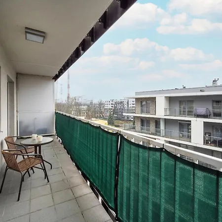 Near The River With Balcony And Free Garage By Renters Wrocław